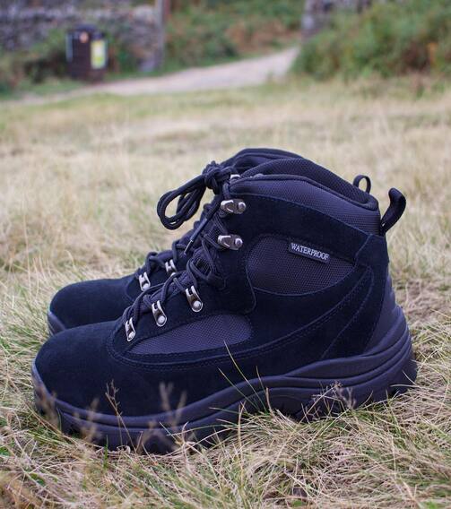 KENDAL Men's Suede Leather Waterproof Walking Boots - Black lifestyle