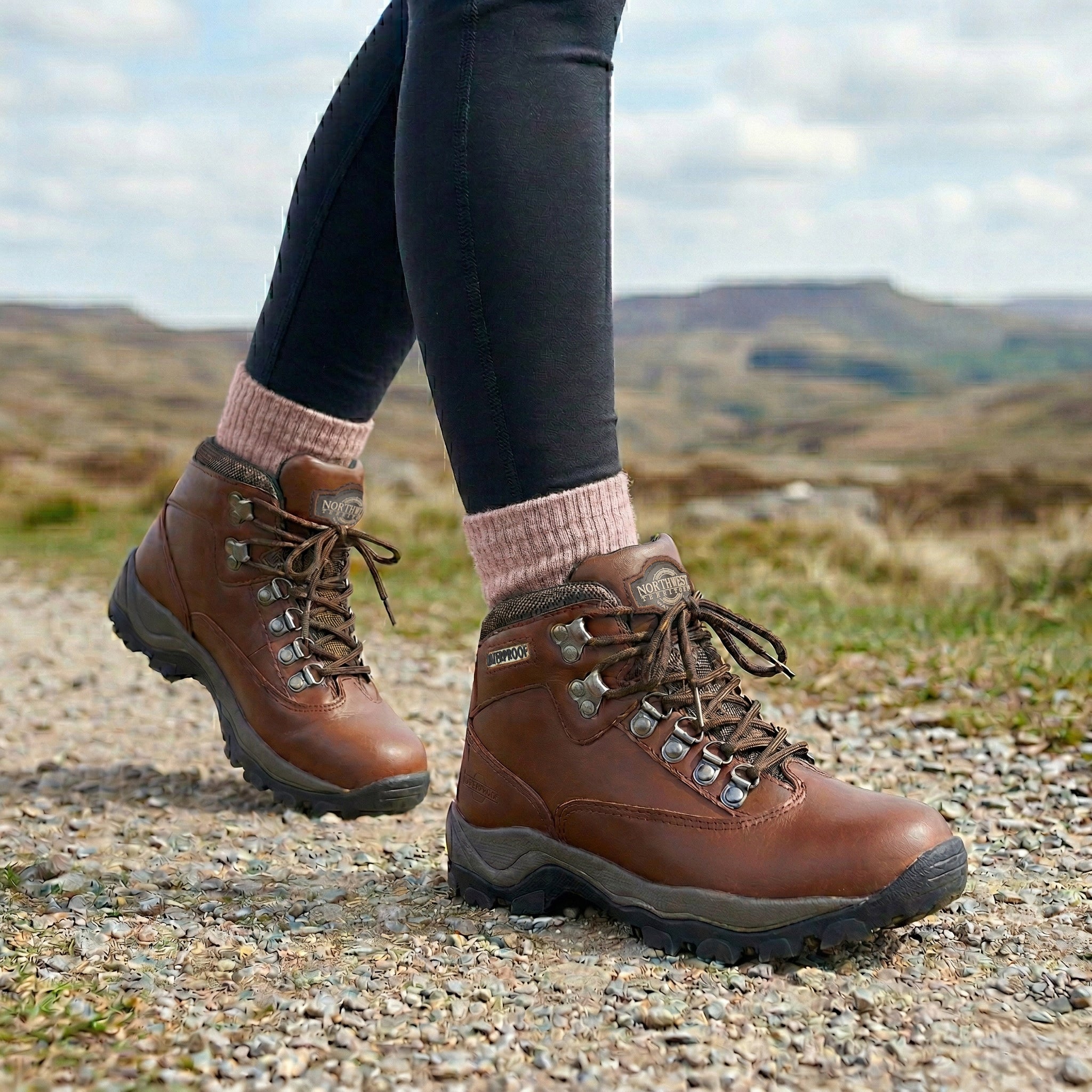 Peak Women's Leather Waterproof Walking Boots - Brown | NWT