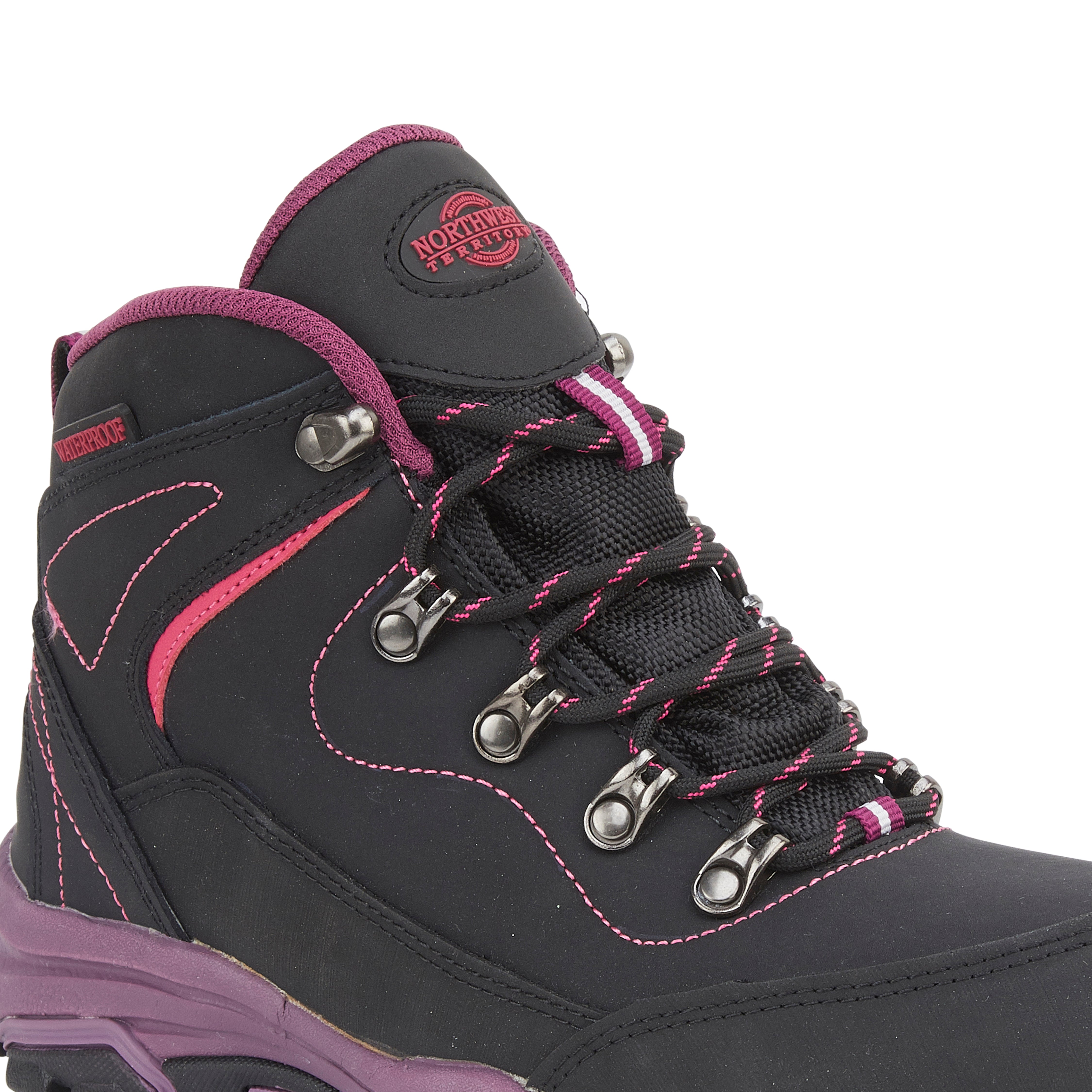 Zoomed view of TEXAS Black Fuchsia walking boots