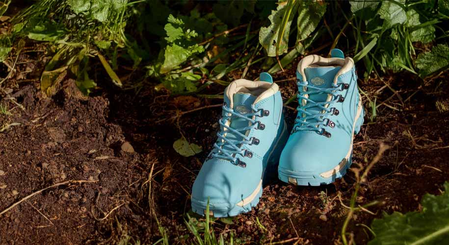 Women’s walking boots in a lightweight design, ideal for long hikes and trails.