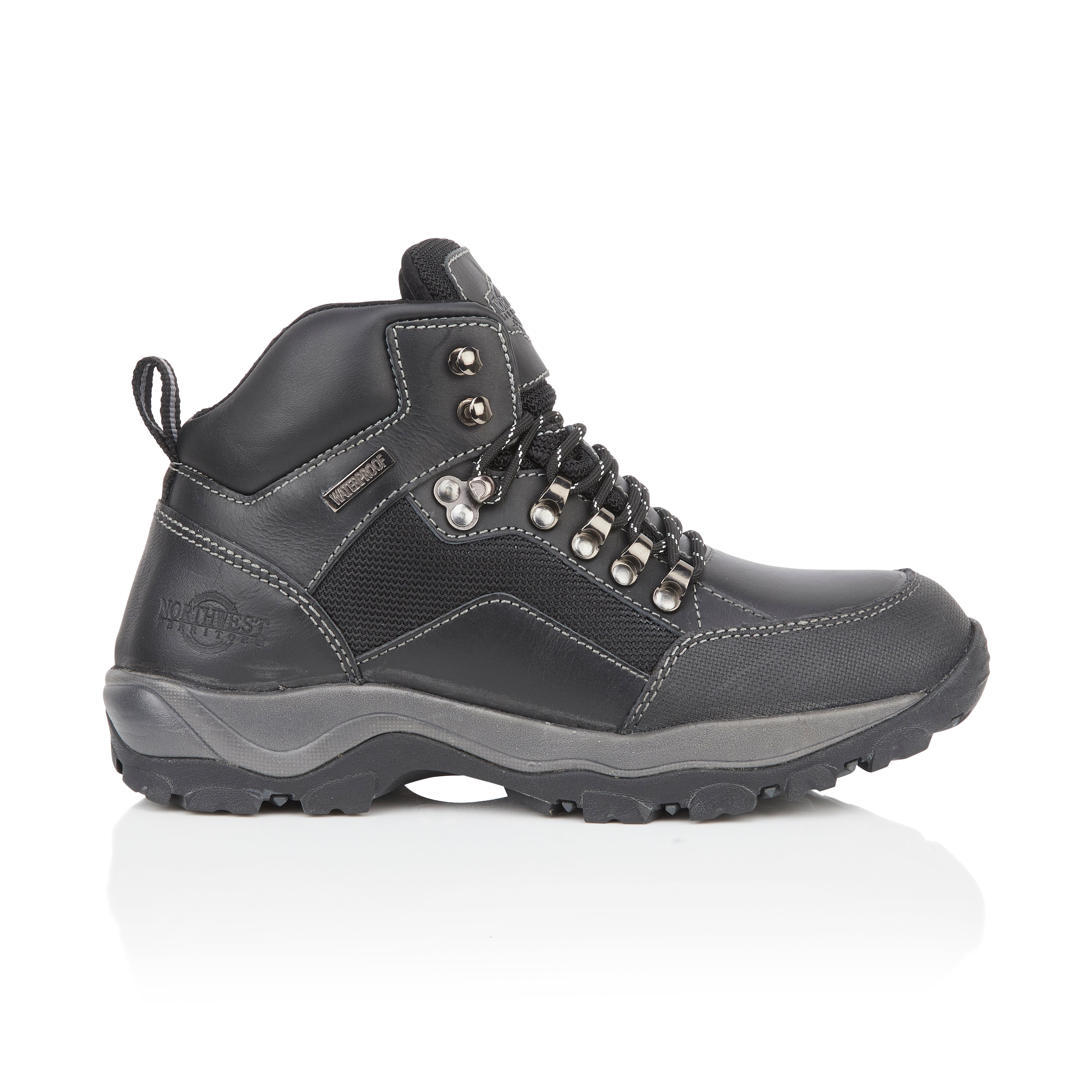 Side profile of YUKON Black walking boots